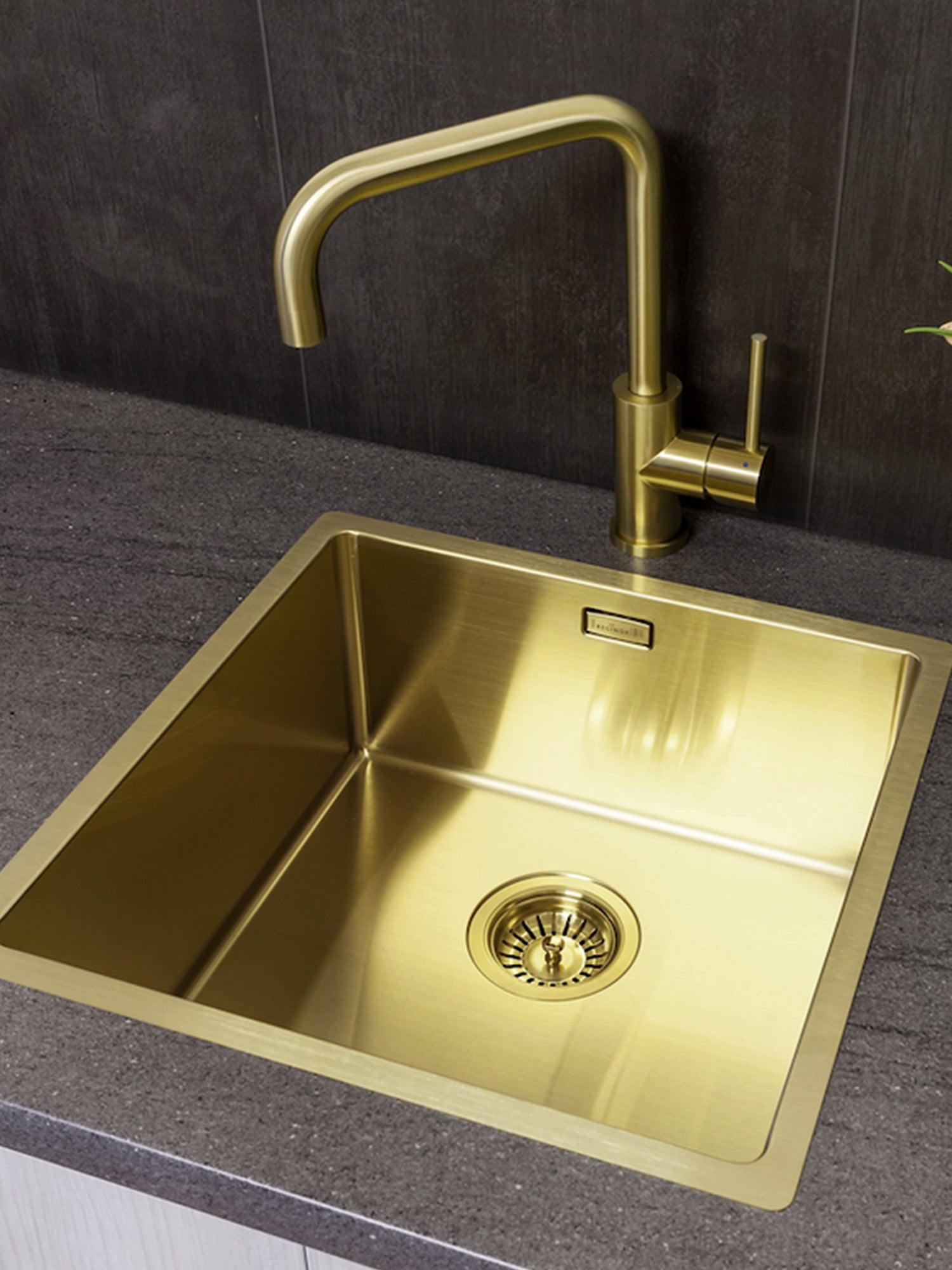Crystal Kitchen Mixer – Gold #R30530